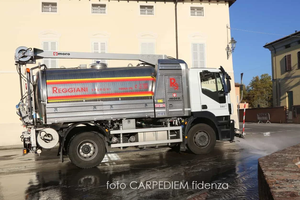 Immagine Lavaggio strade - 3